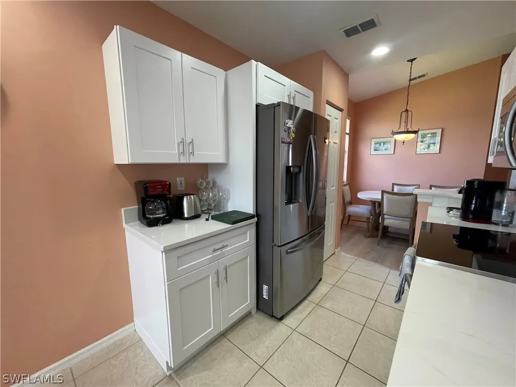 2021 Crestview Way Naples FL 34119