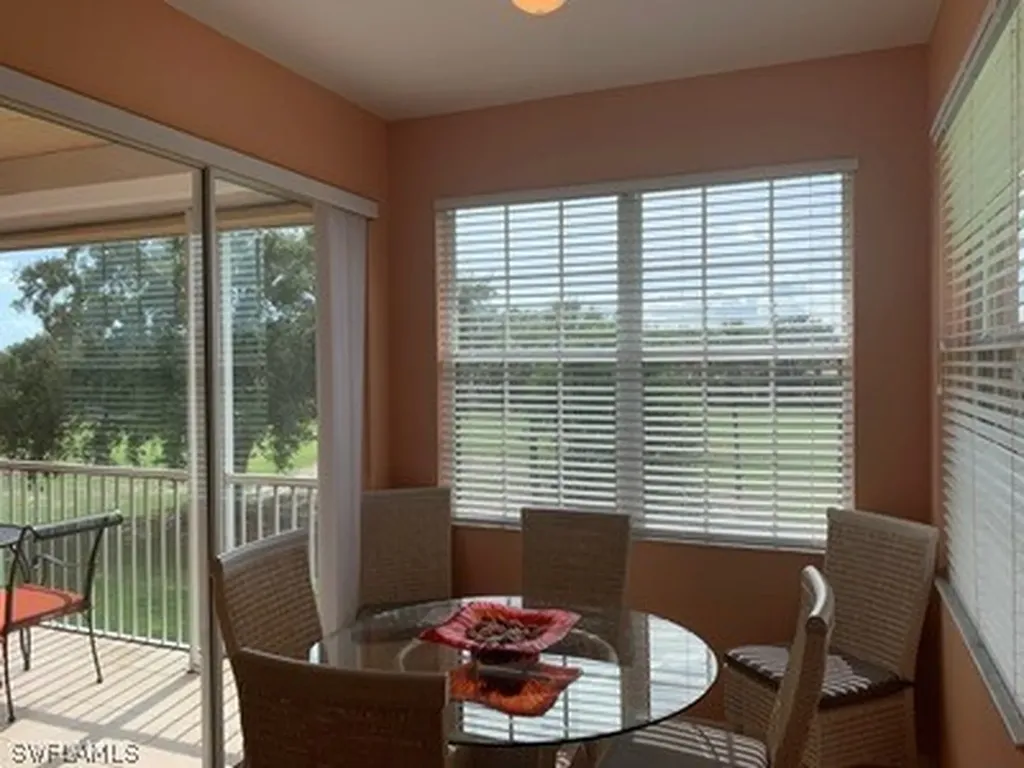 2021 Crestview Way Naples FL 34119