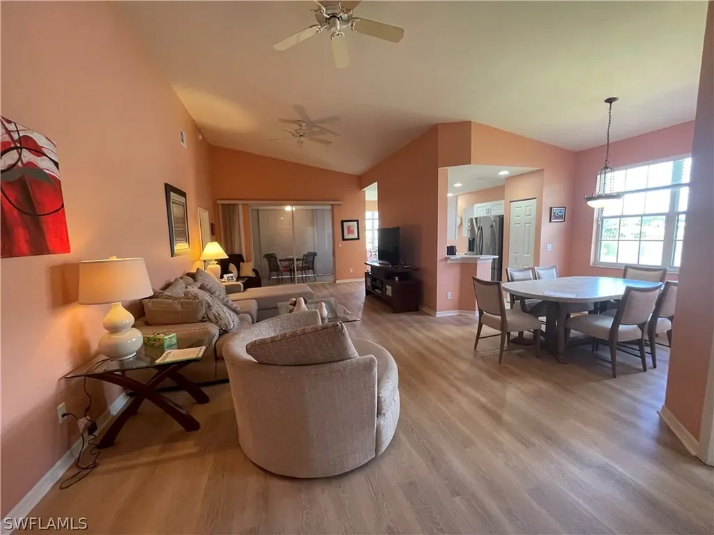 2021 Crestview Way Naples FL 34119