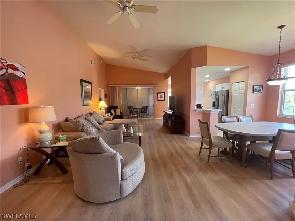 2021 Crestview Way Naples FL 34119