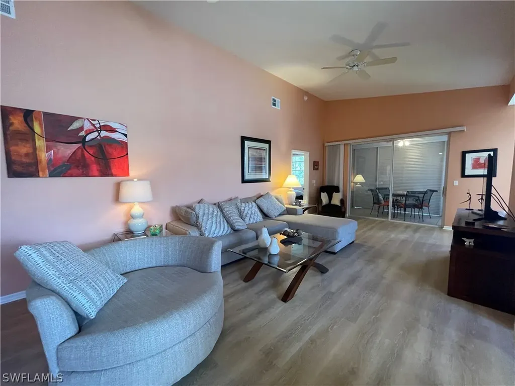 2021 Crestview Way Naples FL 34119