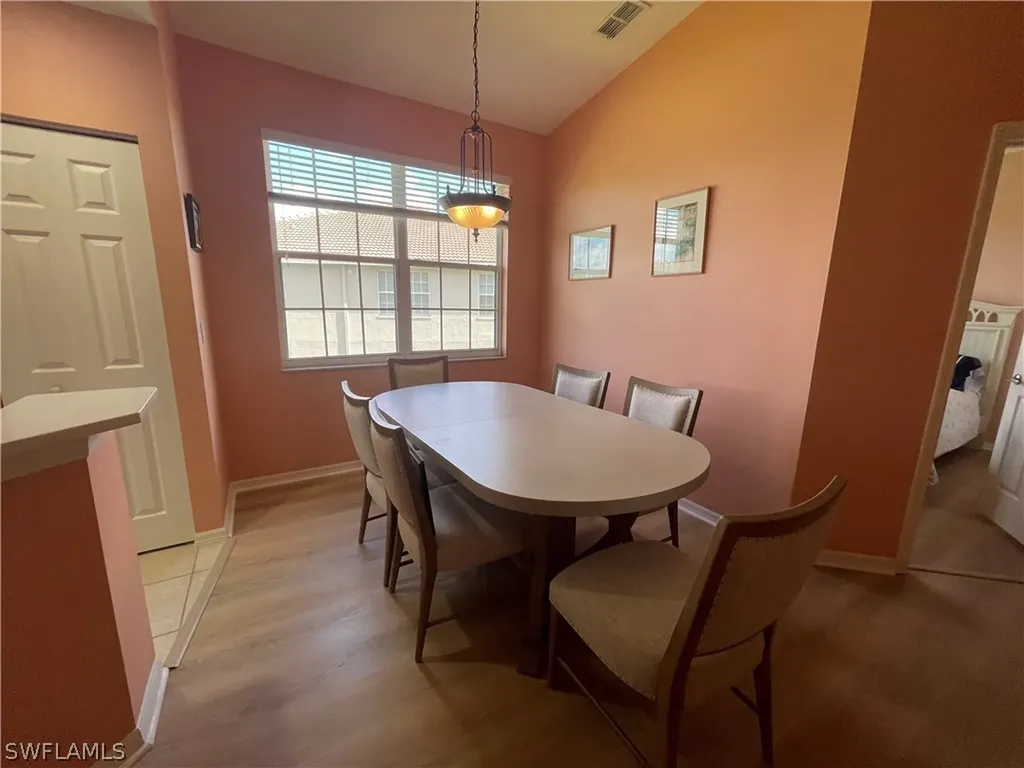 2021 Crestview Way Naples FL 34119