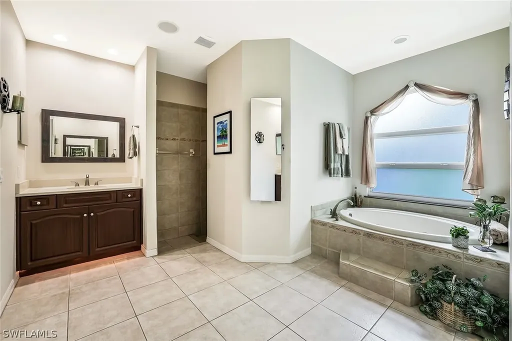 9889 Clear Lake Circle Naples FL 34109
