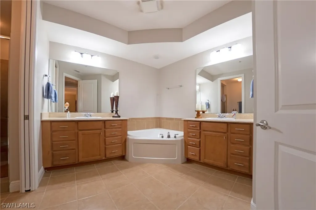 8000 Via Sardinia Way Estero FL 33928