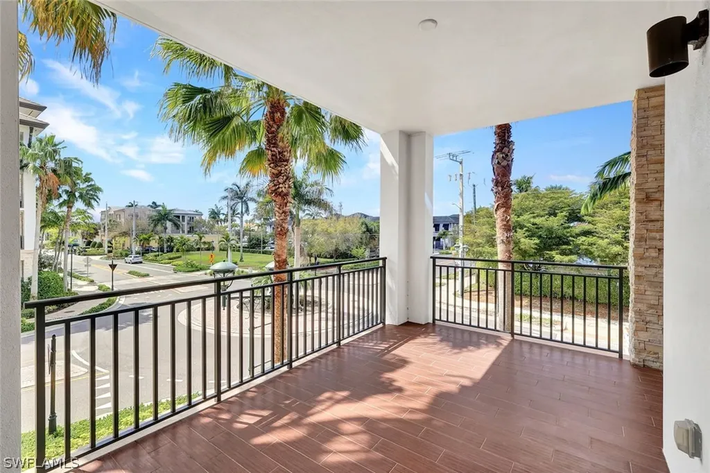 1035 3rd Avenue S Naples FL 34102