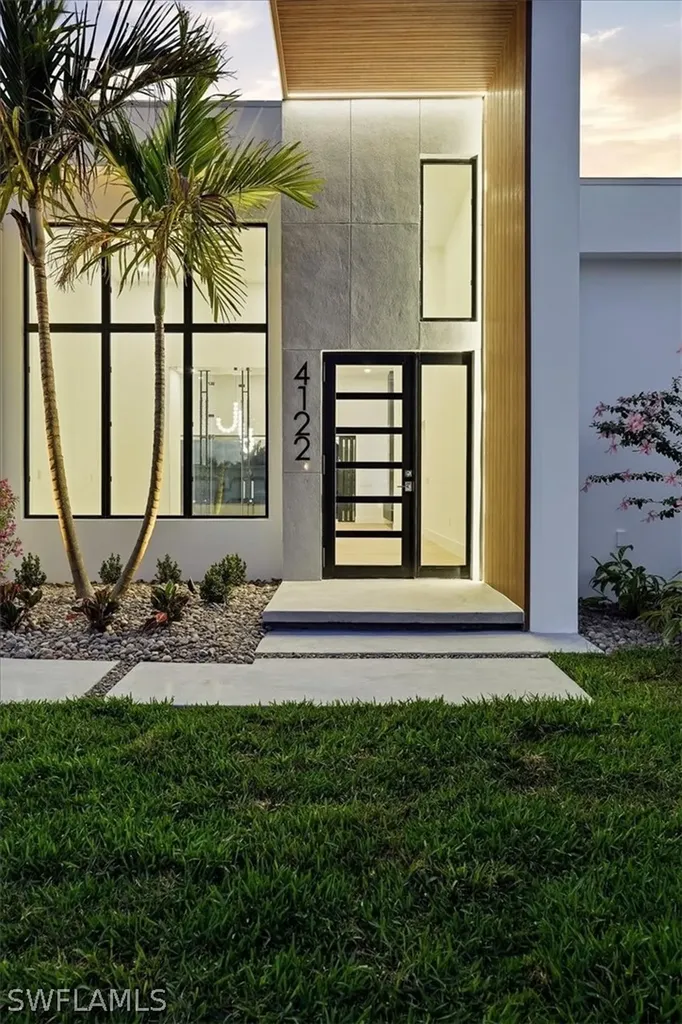 4122 SW 27th Place Cape Coral FL 33914