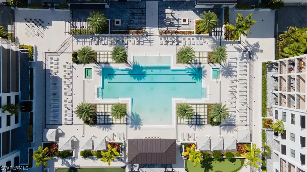 1125 Central Avenue Naples FL 34102