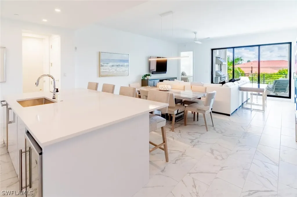 1125 Central Avenue Naples FL 34102
