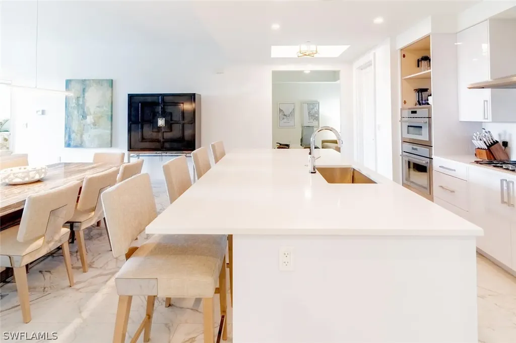 1125 Central Avenue Naples FL 34102