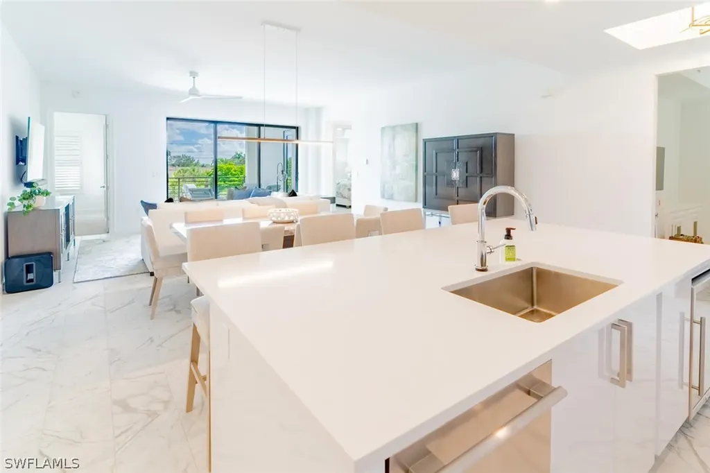 1125 Central Avenue Naples FL 34102