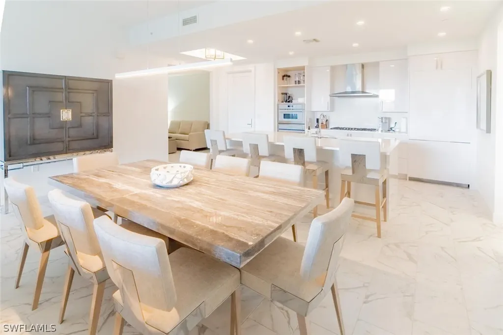 1125 Central Avenue Naples FL 34102