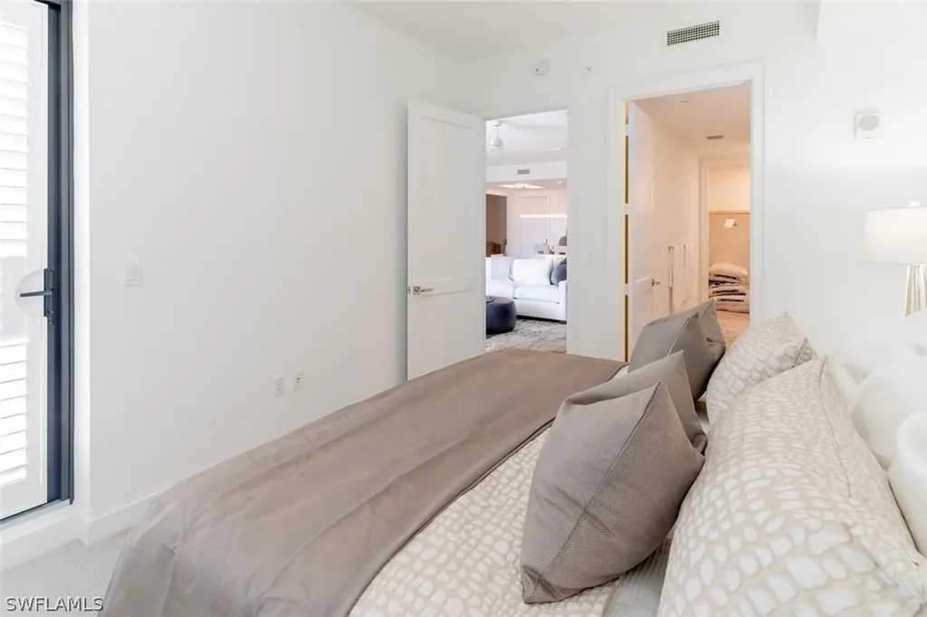 1125 Central Avenue Naples FL 34102