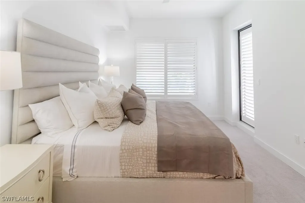 1125 Central Avenue Naples FL 34102