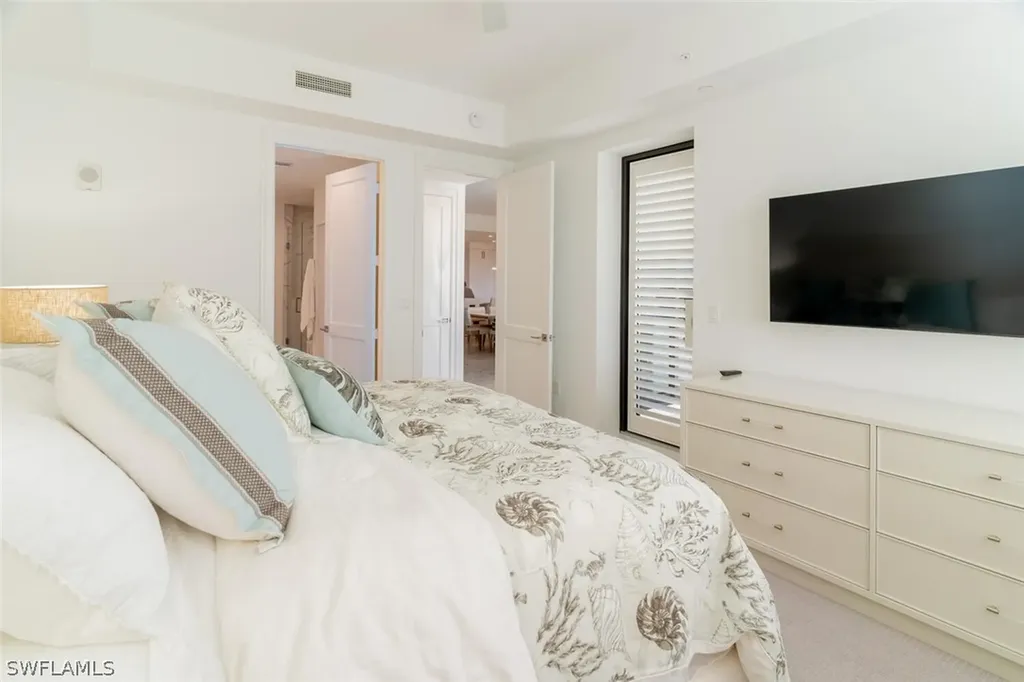 1125 Central Avenue Naples FL 34102