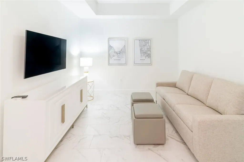 1125 Central Avenue Naples FL 34102