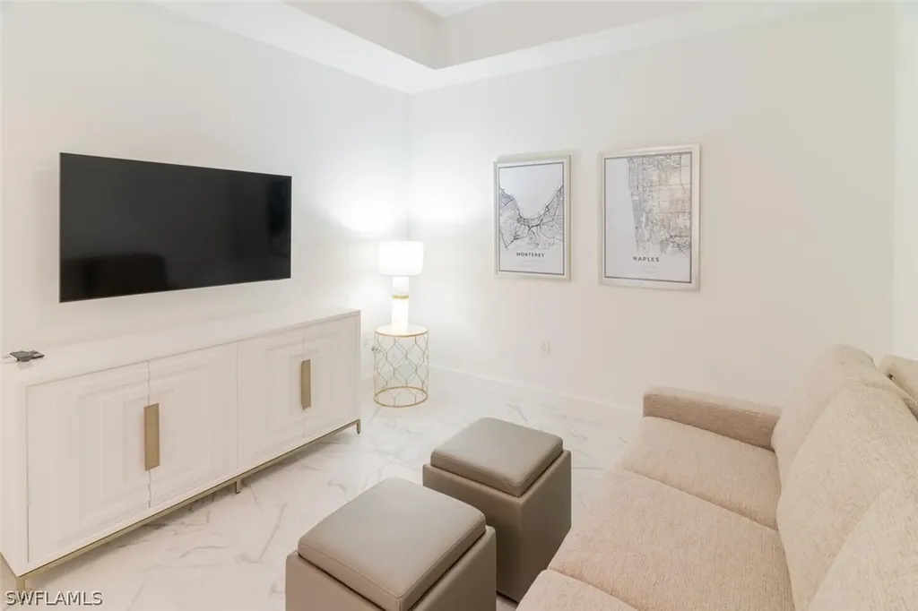 1125 Central Avenue Naples FL 34102