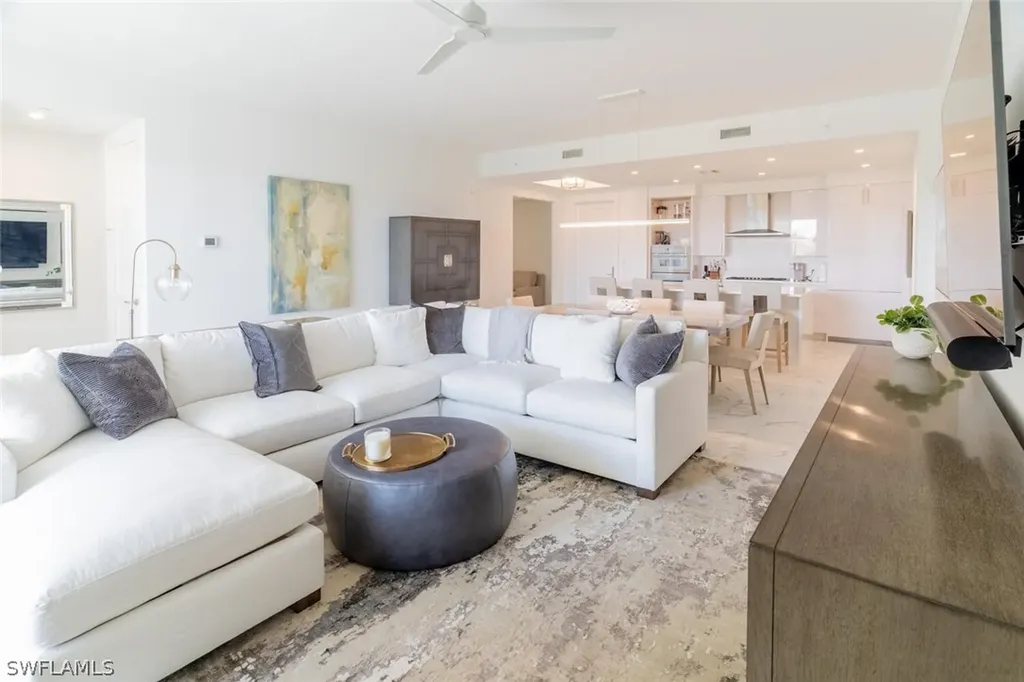 1125 Central Avenue Naples FL 34102