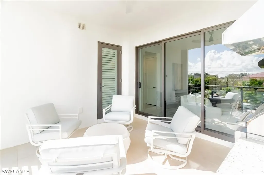 1125 Central Avenue Naples FL 34102