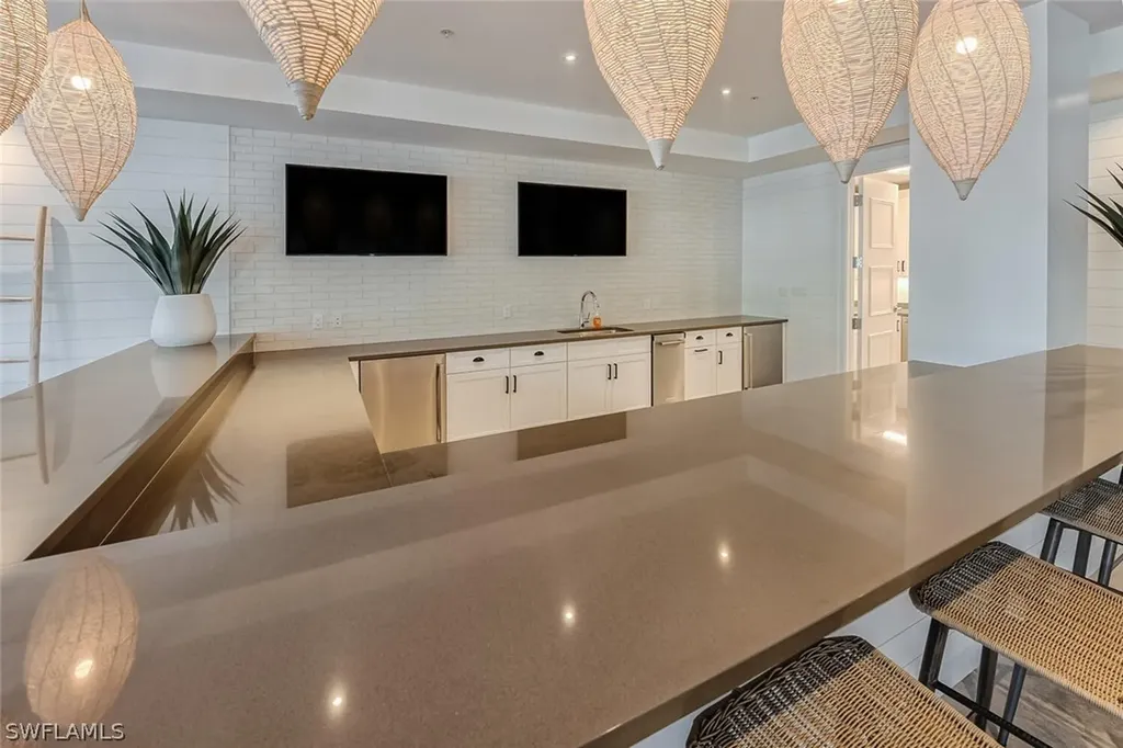 1125 Central Avenue Naples FL 34102
