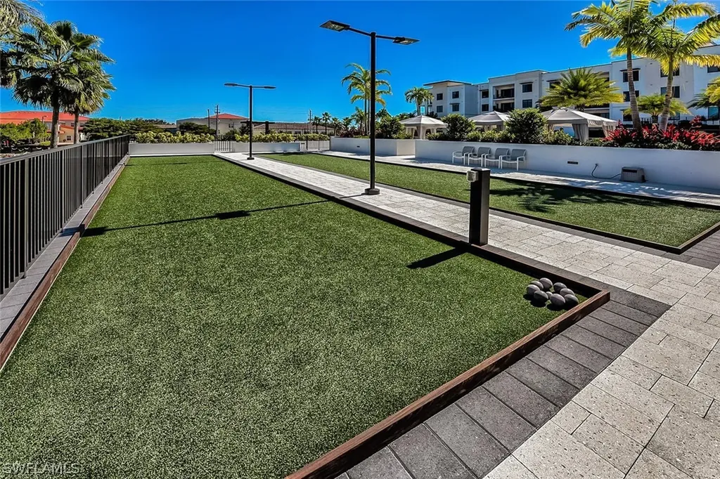 1125 Central Avenue Naples FL 34102