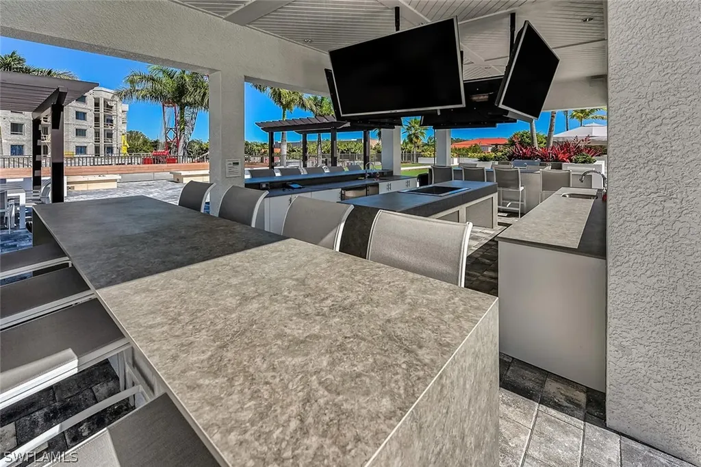 1125 Central Avenue Naples FL 34102