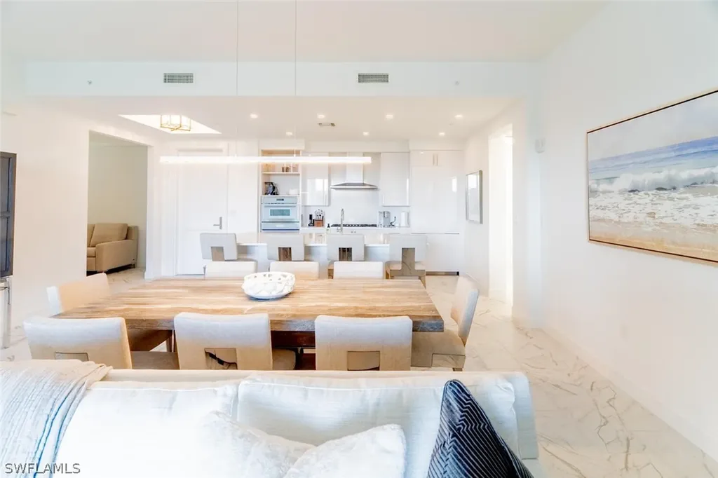 1125 Central Avenue Naples FL 34102