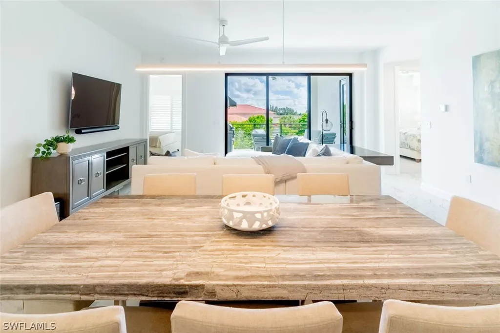 1125 Central Avenue Naples FL 34102