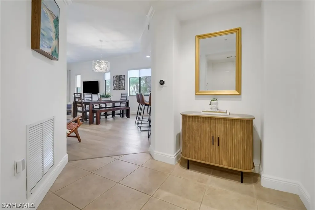 985 Sandpiper Street Naples FL 34102
