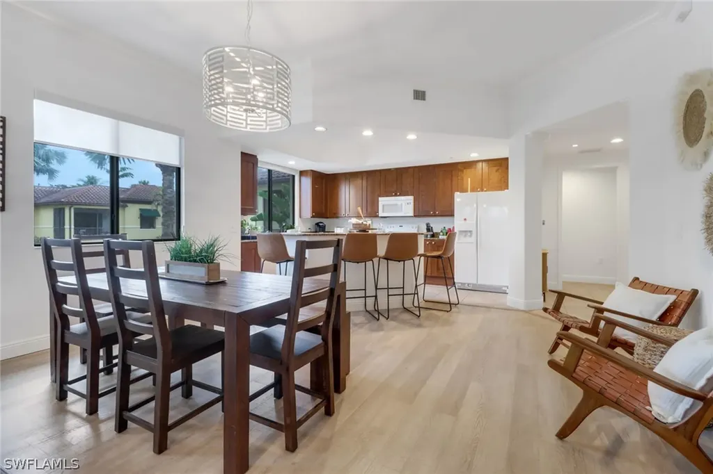 985 Sandpiper Street Naples FL 34102