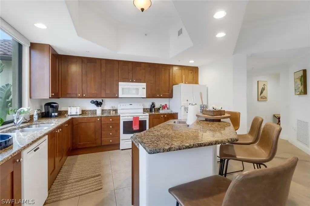985 Sandpiper Street Naples FL 34102