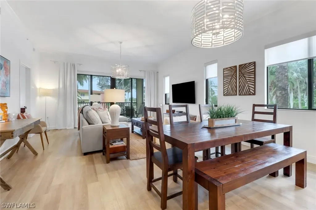 985 Sandpiper Street Naples FL 34102
