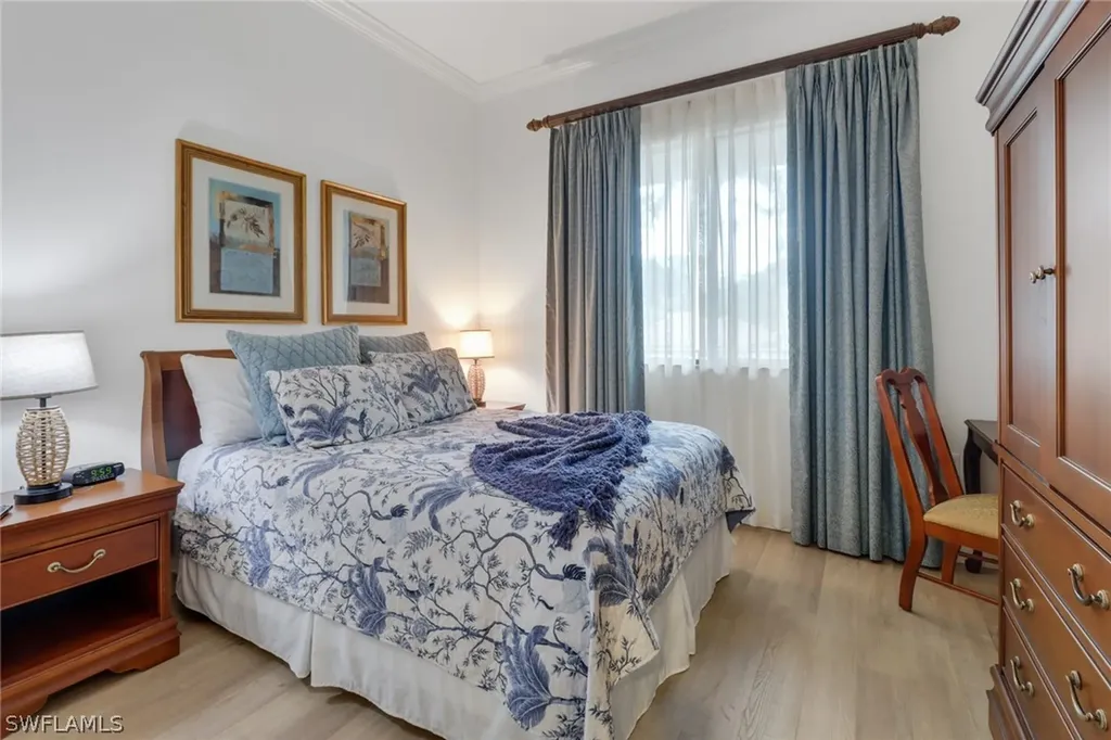 985 Sandpiper Street Naples FL 34102