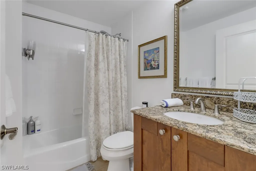 985 Sandpiper Street Naples FL 34102