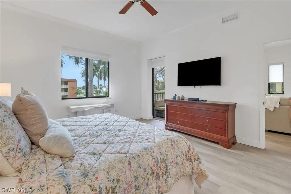 985 Sandpiper Street Naples FL 34102