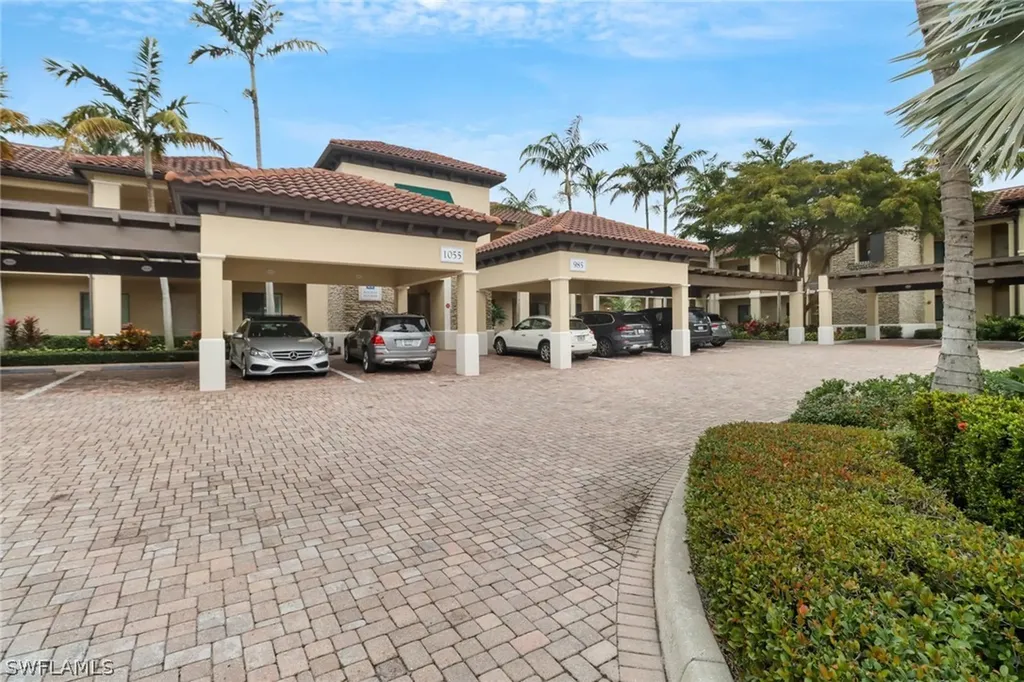 985 Sandpiper Street Naples FL 34102