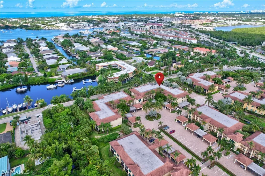985 Sandpiper Street Naples FL 34102