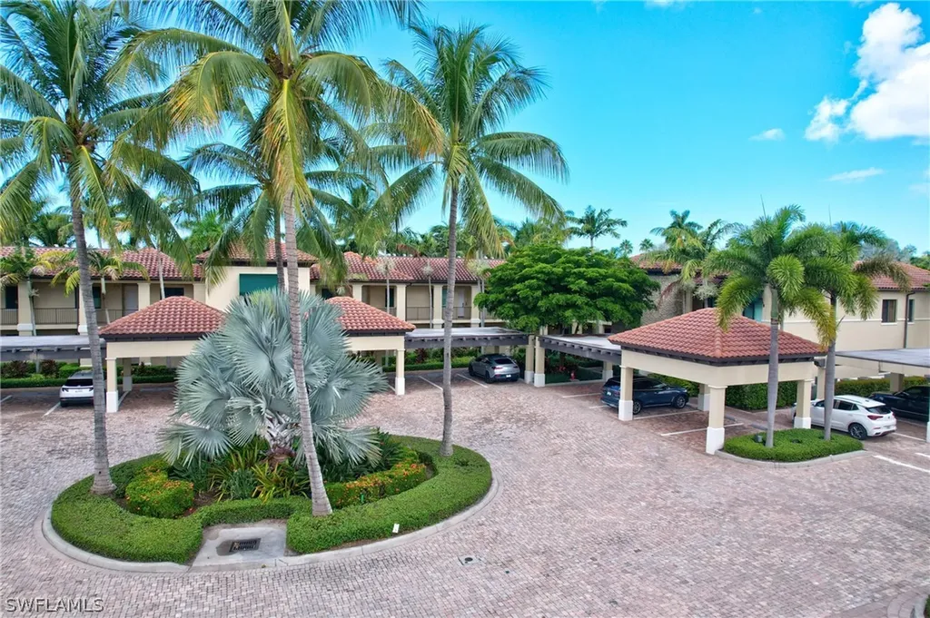 985 Sandpiper Street Naples FL 34102