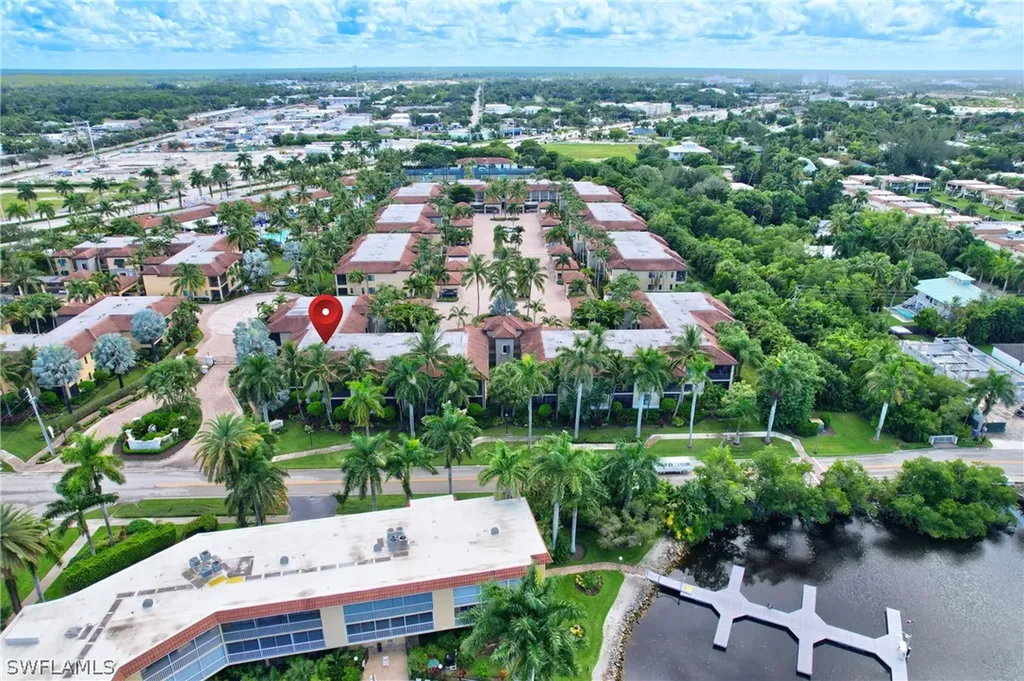 985 Sandpiper Street Naples FL 34102