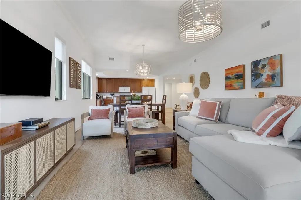 985 Sandpiper Street Naples FL 34102
