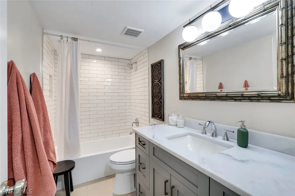 3569 Antarctic Circle Naples FL 34112