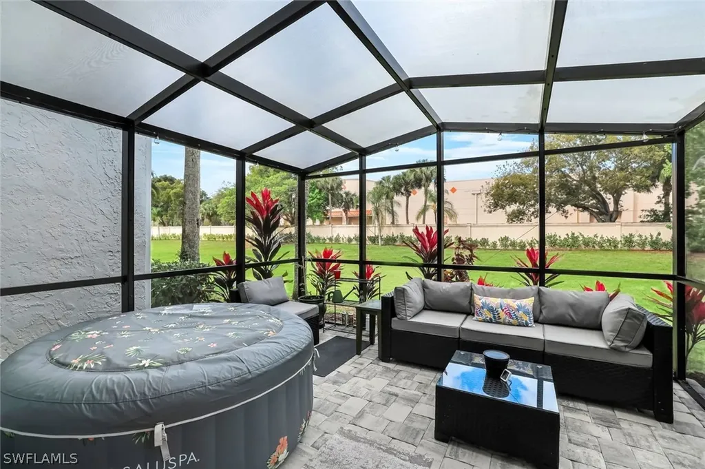 3569 Antarctic Circle Naples FL 34112