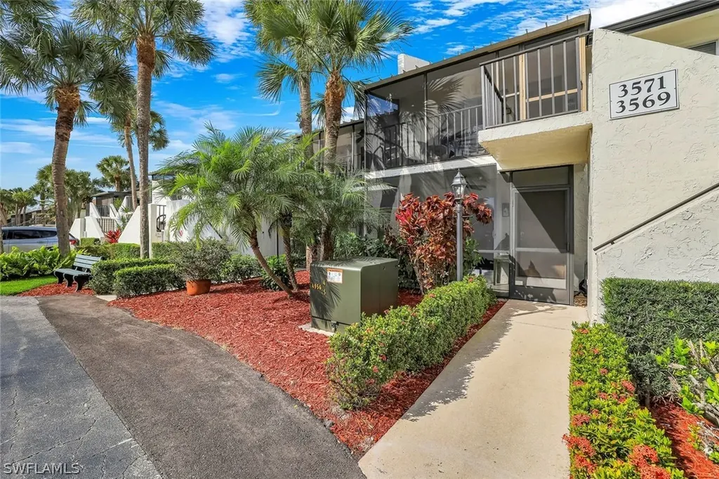 3569 Antarctic Circle Naples FL 34112