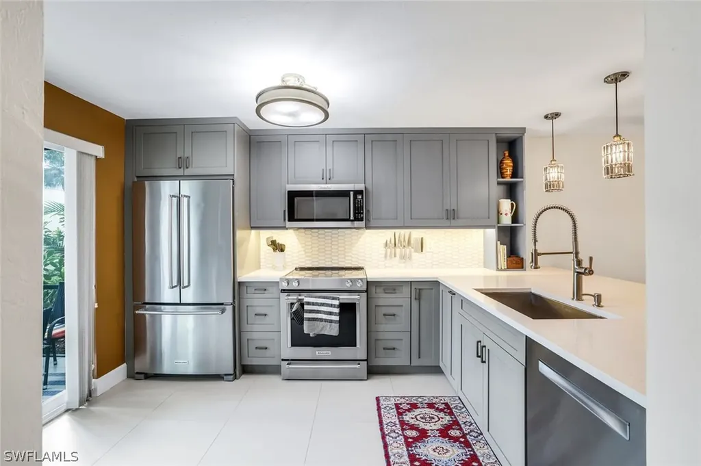 3569 Antarctic Circle Naples FL 34112
