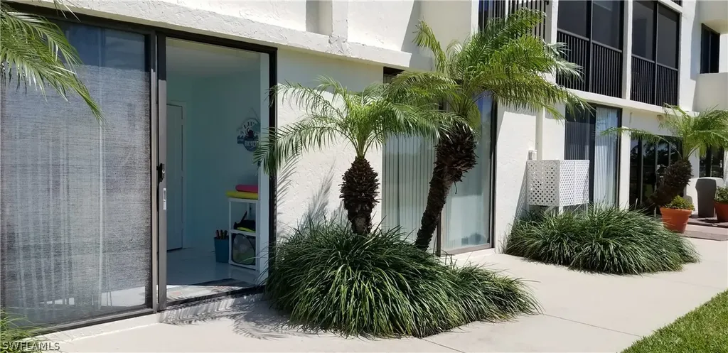 10475 Gulf Shore Drive Naples FL 34108