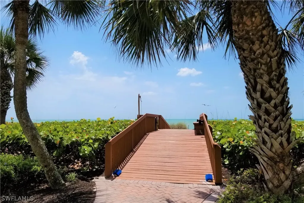 10475 Gulf Shore Drive Naples FL 34108