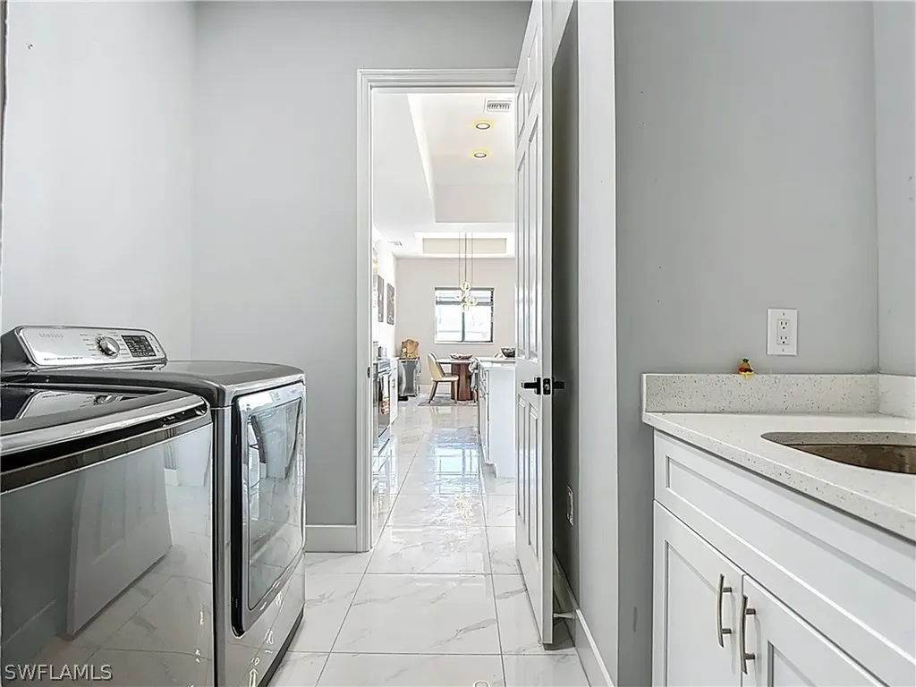 427 NW 7th Avenue Cape Coral FL 33993