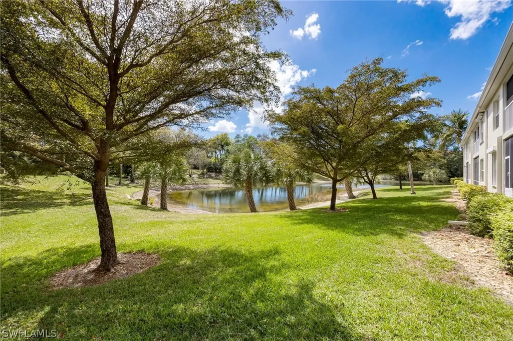 348 Dover Place Naples FL 34104