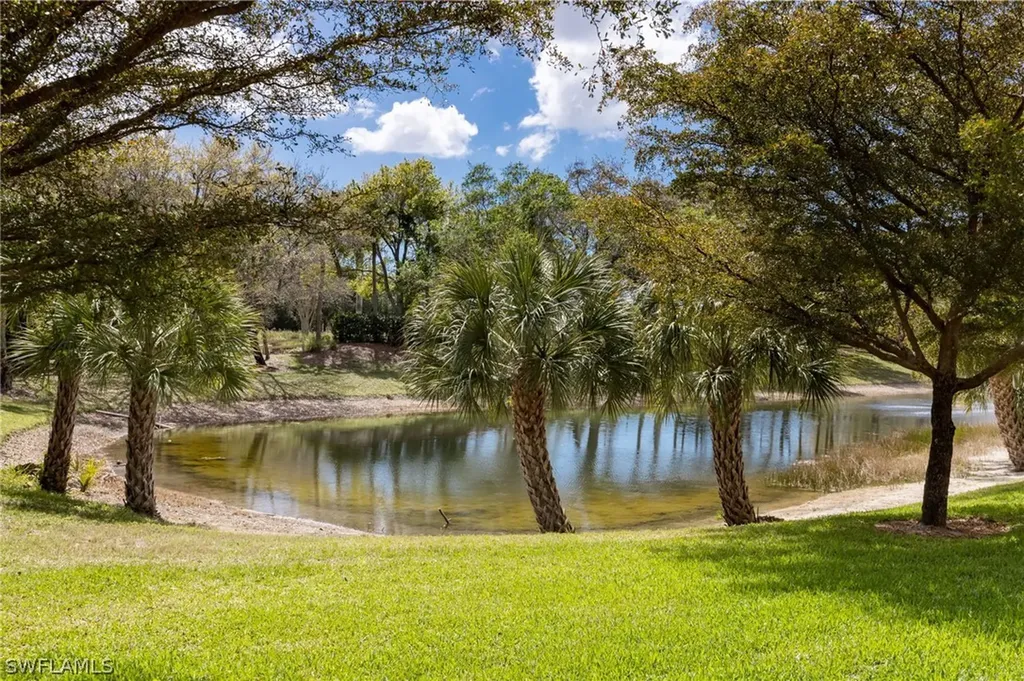 348 Dover Place Naples FL 34104