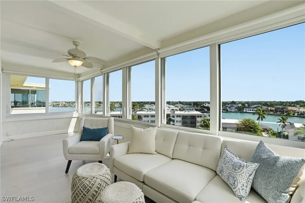 Naples FL, 3410 Gulf Shore Boulevard N, Unit 702