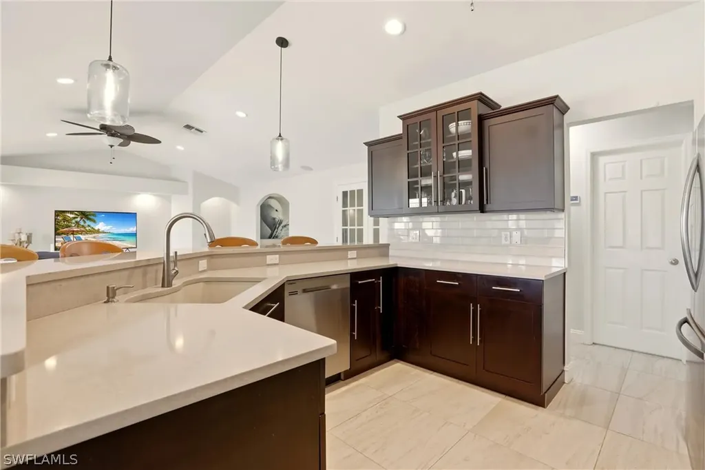 4282 Longshore Way N Naples FL 34119